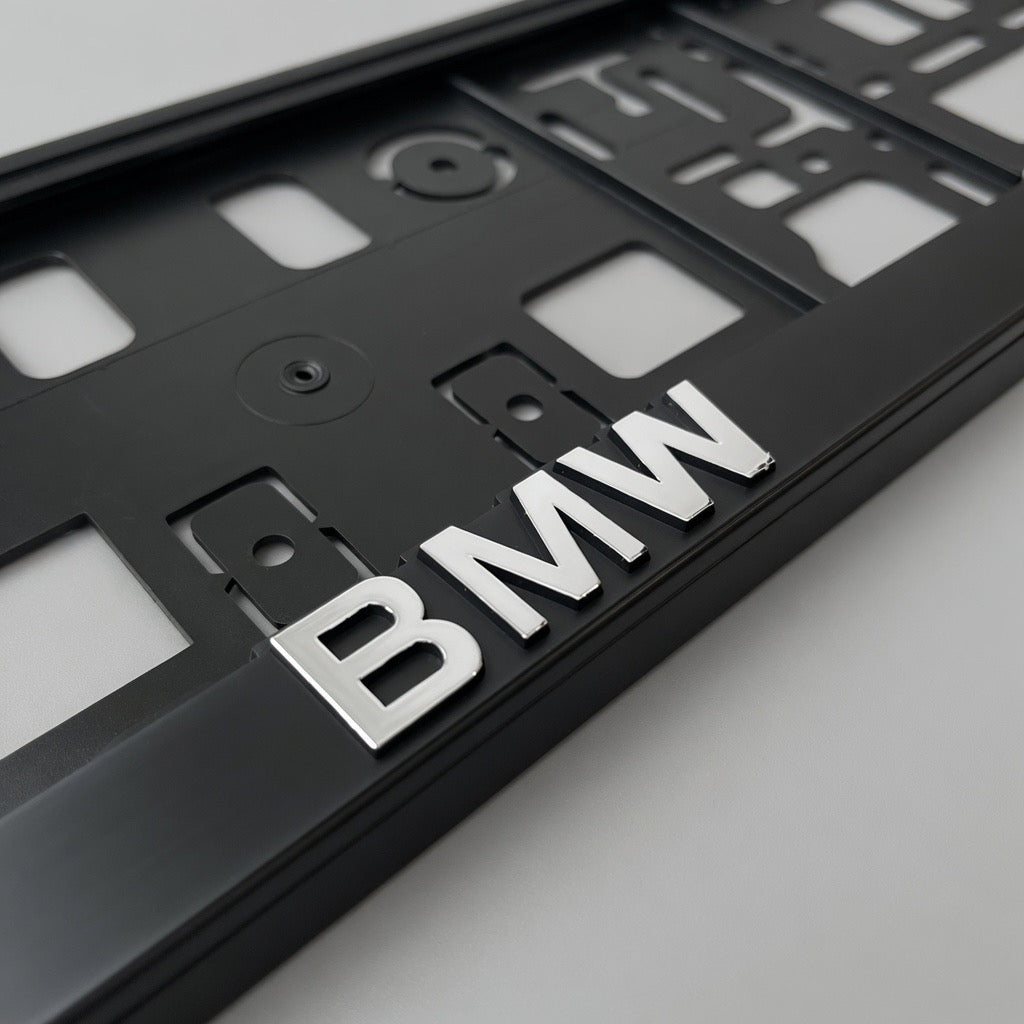 Portamatrículas BMW | Serie 1, 3, 5, X3, X5 | Logo y Letras 3D Cromadas