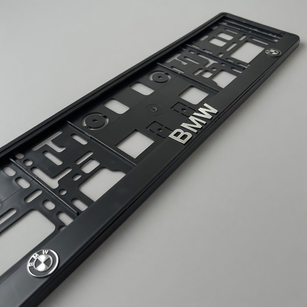 Portamatrículas BMW | Serie 1, 3, 5, X3, X5 | Logo y Letras 3D Cromadas
