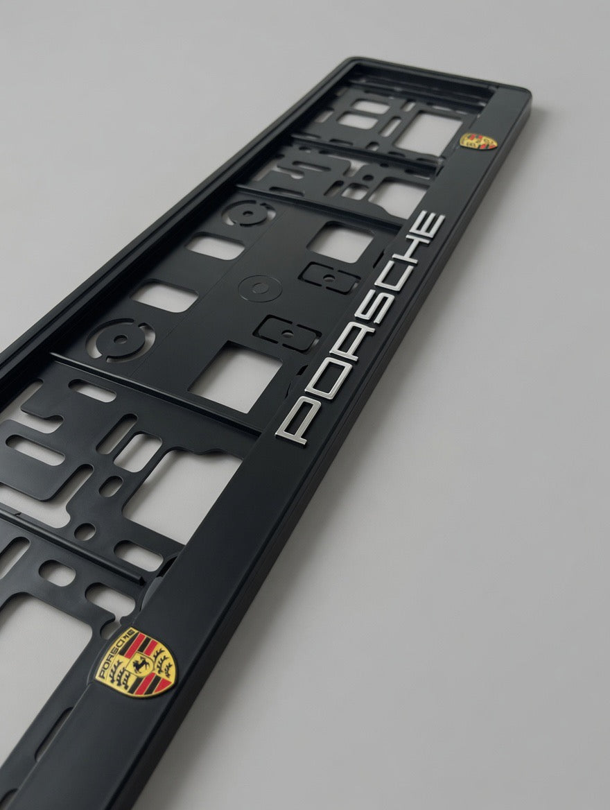 Portamatrículas Porsche 911, Cayenne, Macan, Boxster | Logo a Color y Letras 3D Cromadas