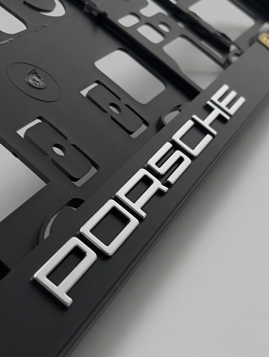 Portamatrículas Porsche 911, Cayenne, Macan, Boxster | Logo a Color y Letras 3D Cromadas